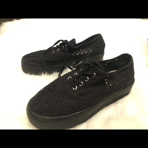 Laced Platforms - Picture 2 of 5